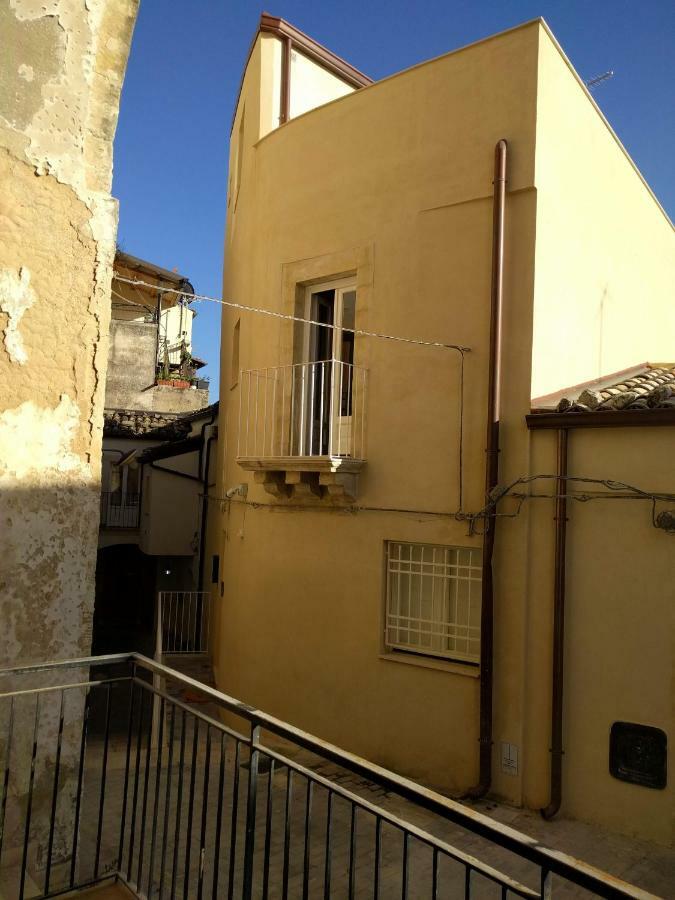 Balate Dimora In Centro Hotel Ragusa Exterior photo